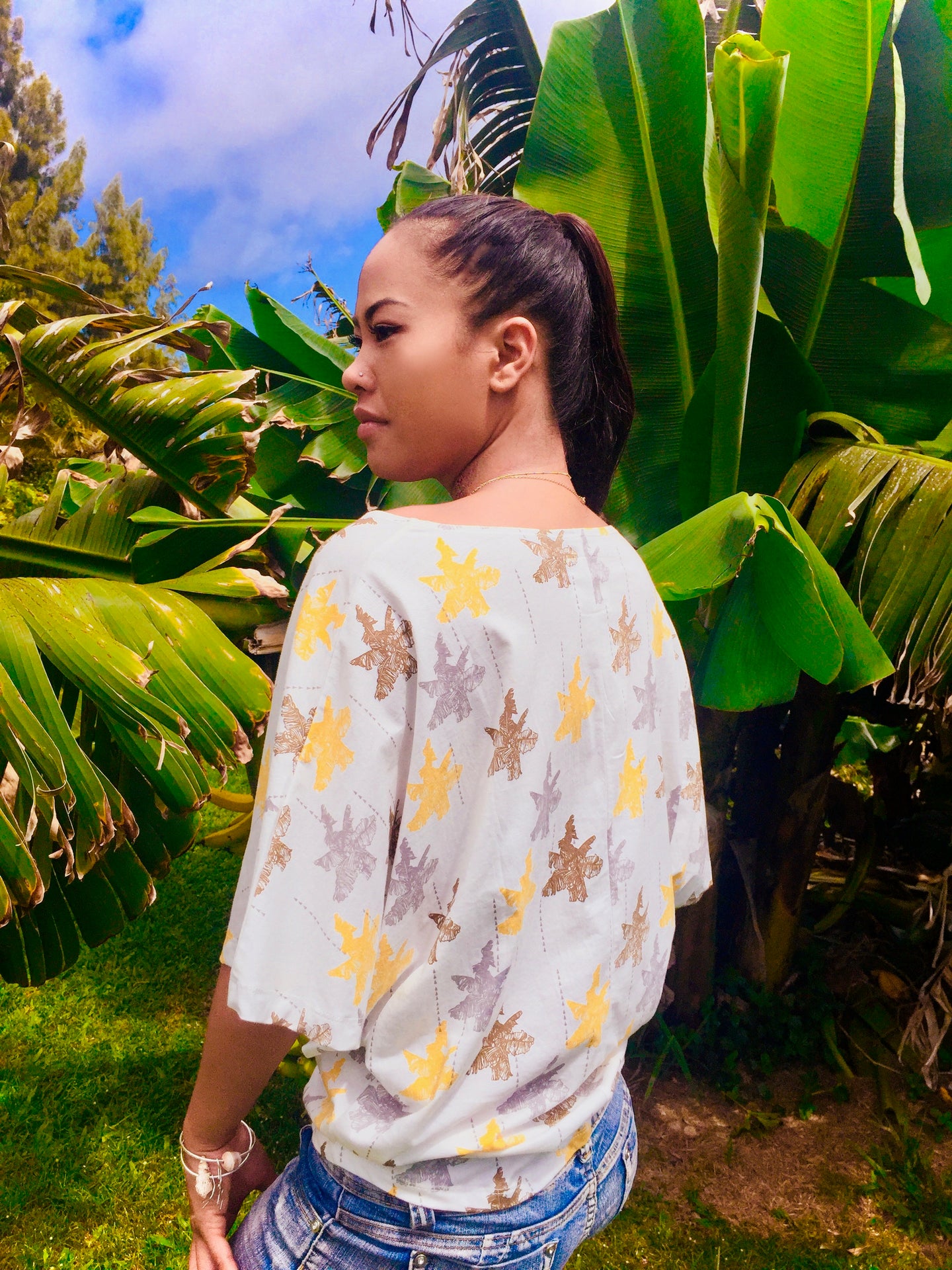 organic cotton, organic cotton tee, women's organic cotton, Women's aloha top, women's tops, hawaiian clothing, hawaiian made, women's fashion, eco-conscious clothing, sustainable clothing, slow fashion, banana uakea top, women's wear, hawaii, maui, made in hawaii, made in maui, slow fashion 