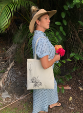 Load image into Gallery viewer, ORGANIC COTTON TOTE BAG &quot; GO BOTANICAL&quot; in Natural